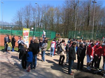 Gezellige drukte tijdens onthulling